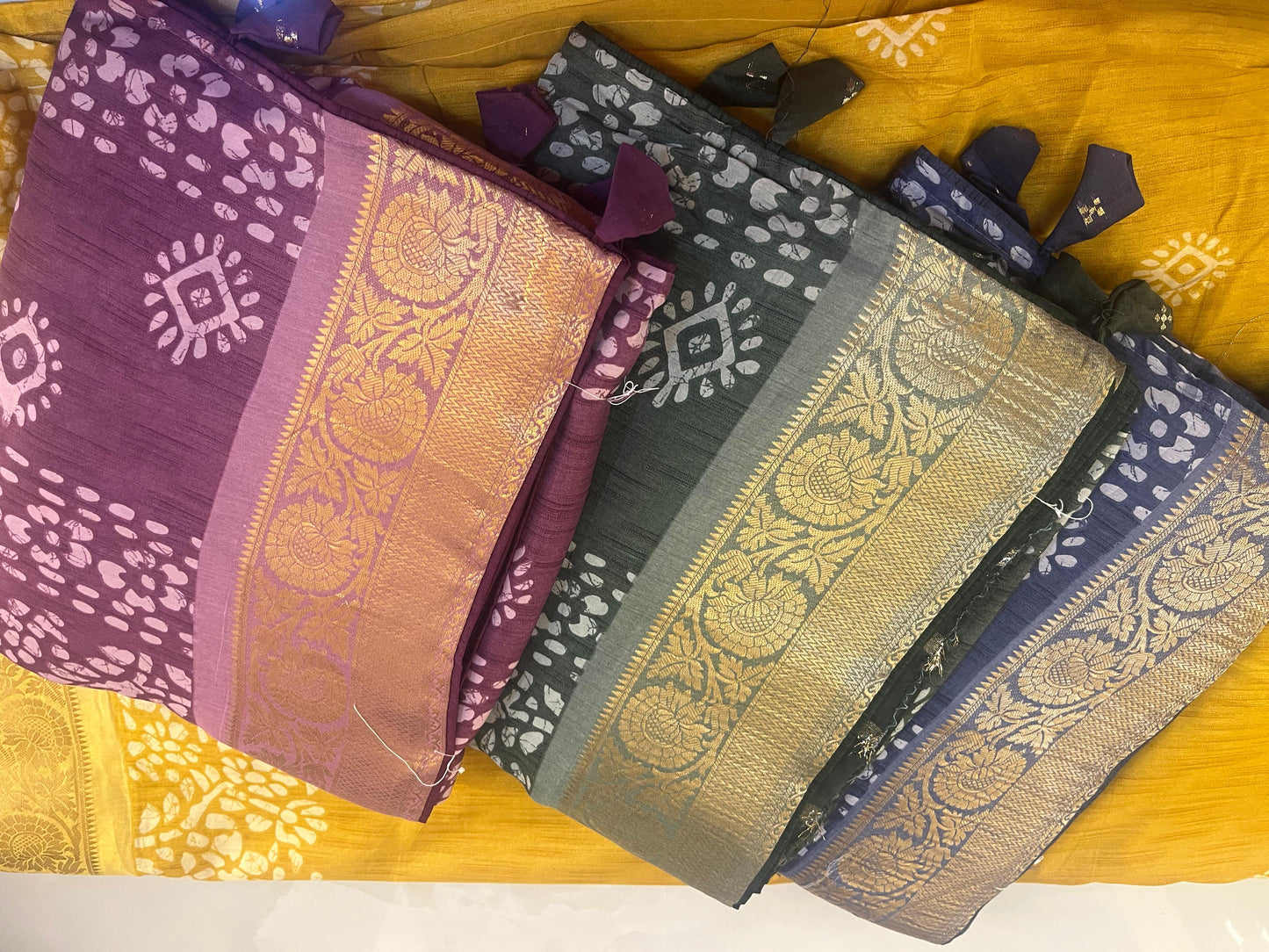 Dolla silk jacquard border (4 colors)