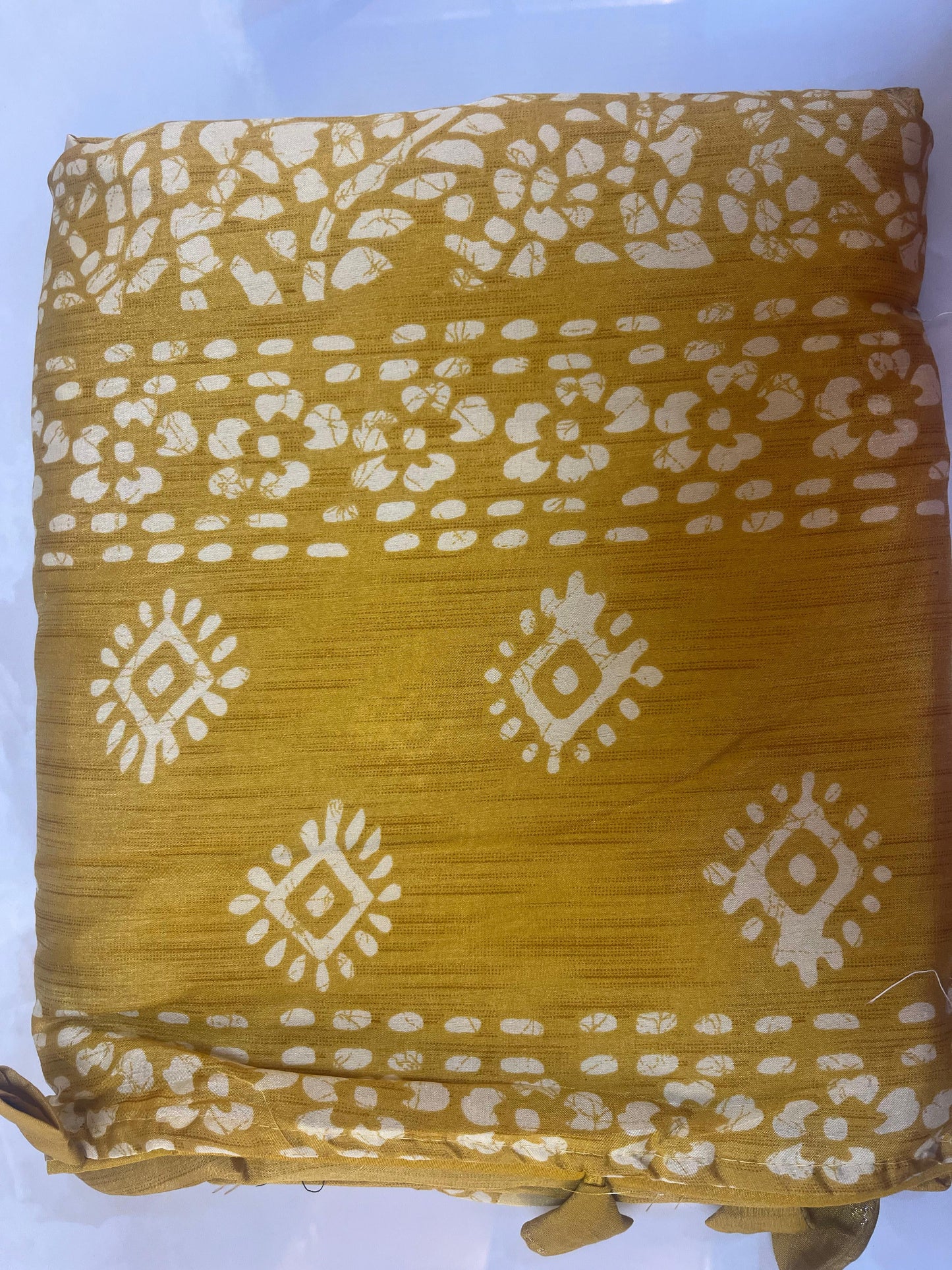 Dolla silk jacquard border (4 colors)